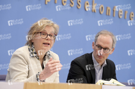 Bundespressekonferenz 100 Tage ExpertInnen-Kommission Gas- und Wärme in Berlin