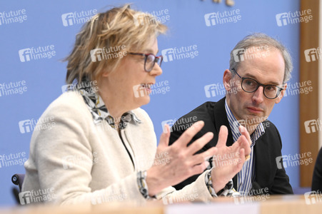 Bundespressekonferenz 100 Tage ExpertInnen-Kommission Gas- und Wärme in Berlin