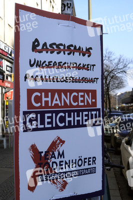 Wahlplakate zur Wiederholungswahl in Berlin
