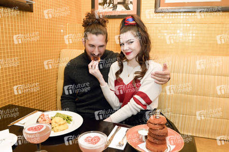 Fototermin mit Klaudia Giez und Adriano Salvaggio im Hard Rock Cafe Berlin