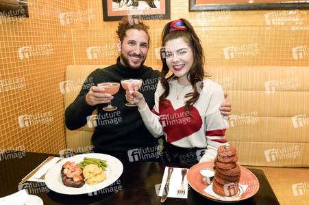 Fototermin mit Klaudia Giez und Adriano Salvaggio im Hard Rock Cafe Berlin