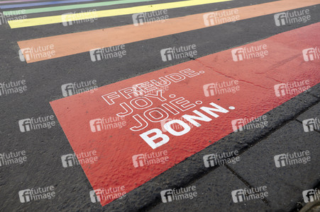 Regenbogen-Zebrastreifen für Bonn