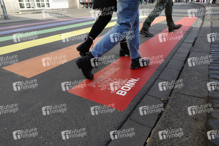 Regenbogen-Zebrastreifen für Bonn