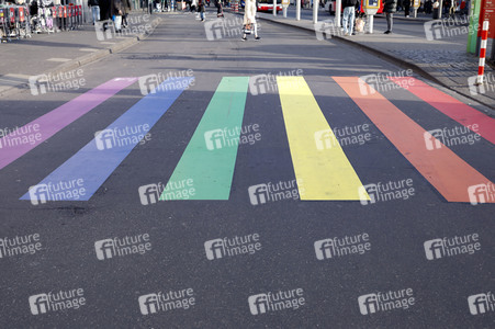 Regenbogen-Zebrastreifen für Bonn