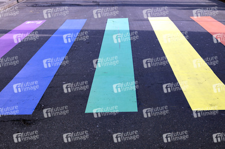 Regenbogen-Zebrastreifen für Bonn