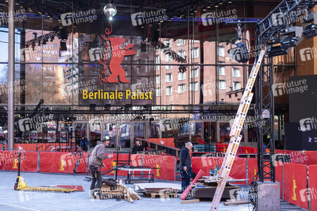 Aufbauarbeiten zur Berlinale 2023 in Berlin