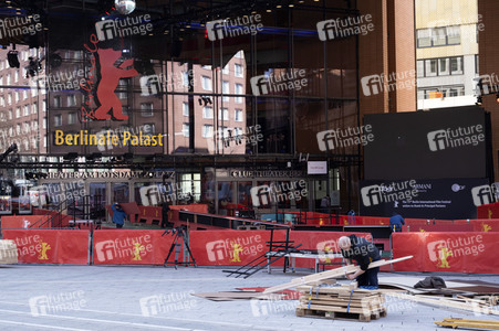 Aufbauarbeiten zur Berlinale 2023 in Berlin