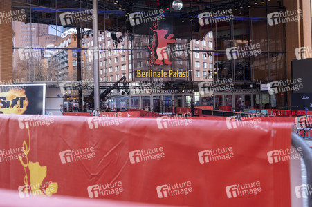 Aufbauarbeiten zur Berlinale 2023 in Berlin