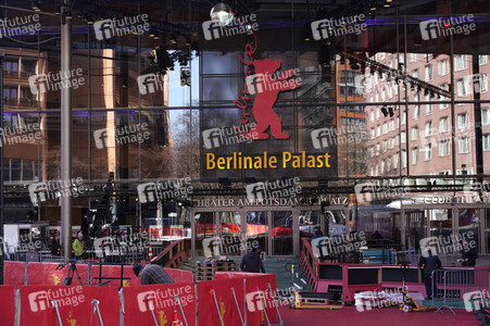 Aufbauarbeiten zur Berlinale 2023 in Berlin