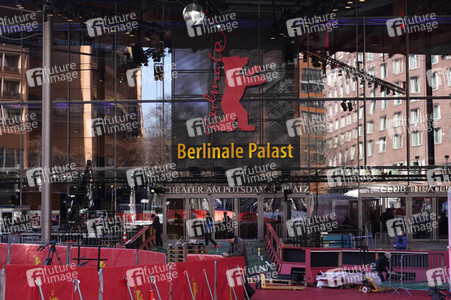 Aufbauarbeiten zur Berlinale 2023 in Berlin