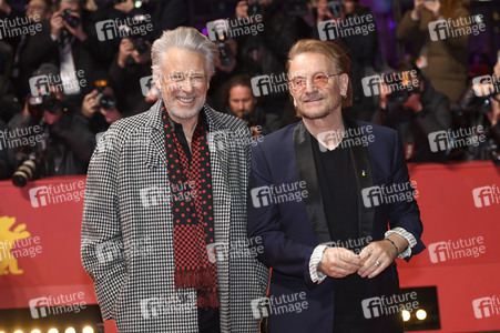 Adam Clayton und Bono von U2 auf der Berlinale 2023