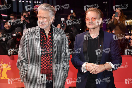 Adam Clayton und Bono von U2 auf der Berlinale 2023