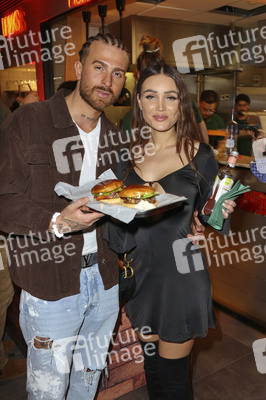 Opening HOB'S Hut of Burger in Hamburg
