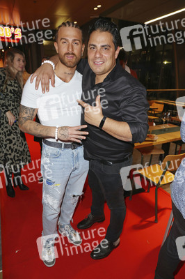 Opening HOB'S Hut of Burger in Hamburg