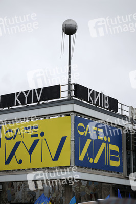 Demonstration für den Abzug russischer Truppen aus der Ukraine in Berlin