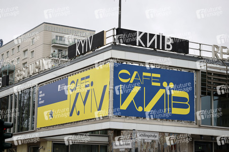 Demonstration für den Abzug russischer Truppen aus der Ukraine in Berlin
