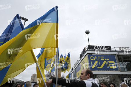 Demonstration für den Abzug russischer Truppen aus der Ukraine in Berlin