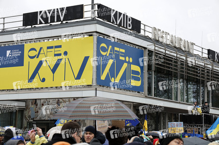 Demonstration für den Abzug russischer Truppen aus der Ukraine in Berlin
