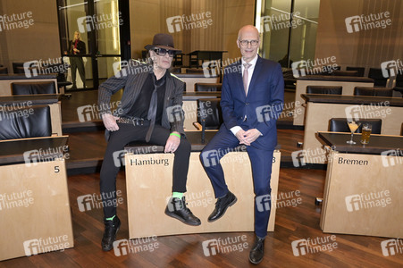 Ausstellungseröffnung in Anwesenheit von Udo Lindenberg im Bundesrat in Berlin