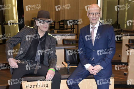 Ausstellungseröffnung in Anwesenheit von Udo Lindenberg im Bundesrat in Berlin