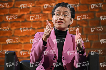 Maria Ressa und Bibiana Beglau auf der lit.Cologne 2023 in Köln
