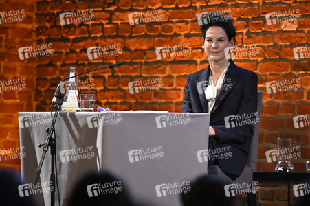 Maria Ressa und Bibiana Beglau auf der lit.Cologne 2023 in Köln