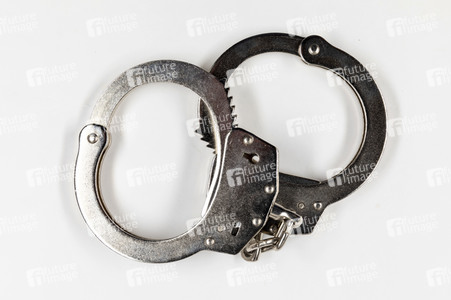 Symbolfoto Handschellen