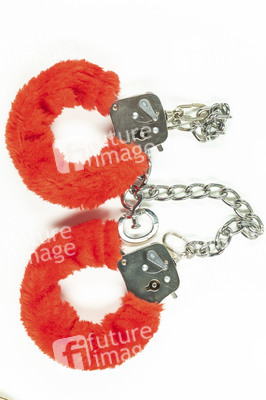 Symbolfoto Handschellen