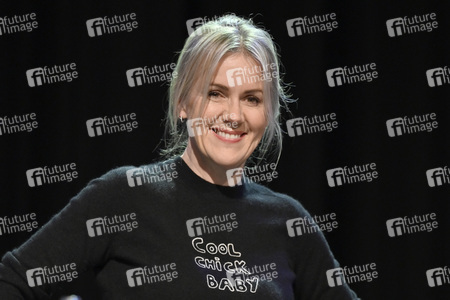 Jojo Moyes und Therese Hämer auf der lit.Cologne 2023 in Köln