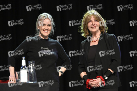 Jojo Moyes und Therese Hämer auf der lit.Cologne 2023 in Köln