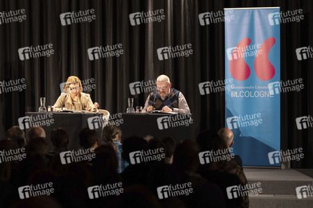 Annette Frier und Dietmar Bär auf der lit.Cologne 2023 in Köln