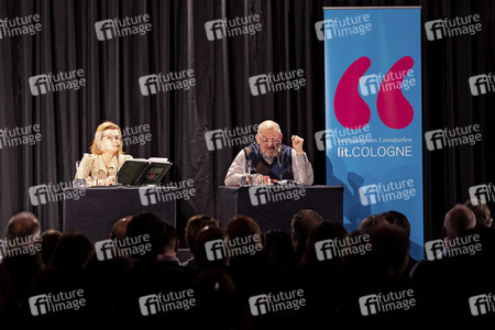 Annette Frier und Dietmar Bär auf der lit.Cologne 2023 in Köln