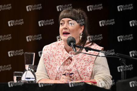 Lauren Groff und Nina Kunzendorf auf der lit.Cologne 2023 in Köln