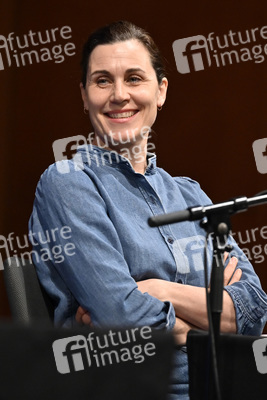 Lauren Groff und Nina Kunzendorf auf der lit.Cologne 2023 in Köln