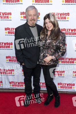 Enthüllung von Mary Pickfords Kleid im Hollywood Museum in Los Angeles