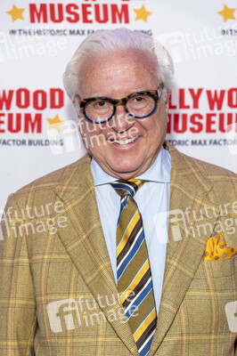 Enthüllung von Mary Pickfords Kleid im Hollywood Museum in Los Angeles