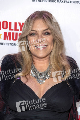 Enthüllung von Mary Pickfords Kleid im Hollywood Museum in Los Angeles