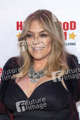 Enthüllung von Mary Pickfords Kleid im Hollywood Museum in Los Angeles