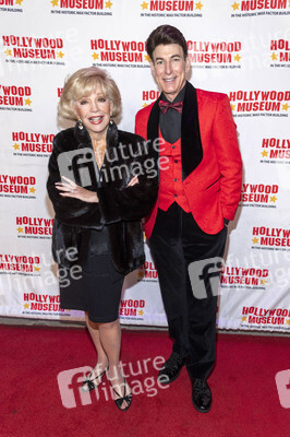 Enthüllung von Mary Pickfords Kleid im Hollywood Museum in Los Angeles