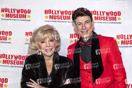 Enthüllung von Mary Pickfords Kleid im Hollywood Museum in Los Angeles