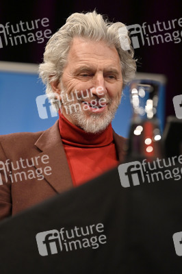 Nina Kunzendorf, Rufus Beck und Bärbel Schäfer auf der lit.Cologne 2023 in Köln
