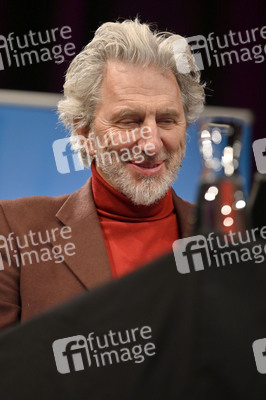 Nina Kunzendorf, Rufus Beck und Bärbel Schäfer auf der lit.Cologne 2023 in Köln