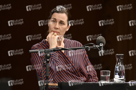 Nina Kunzendorf, Rufus Beck und Bärbel Schäfer auf der lit.Cologne 2023 in Köln