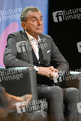 Svenja Flaßpöhler, Michel Friedman und Richard David Precht auf der lit.Cologne 2023 in Köln