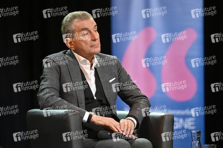 Svenja Flaßpöhler, Michel Friedman und Richard David Precht auf der lit.Cologne 2023 in Köln