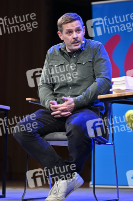 Klaas Heufer-Umlauf auf der lit.Cologne 2023 in Köln