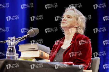 Elke Heidenreich, Dirk von Petersdorff und Marc-Aurel Floros auf der lit.Cologne 2023 in Köln