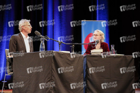 Elke Heidenreich, Dirk von Petersdorff und Marc-Aurel Floros auf der lit.Cologne 2023 in Köln