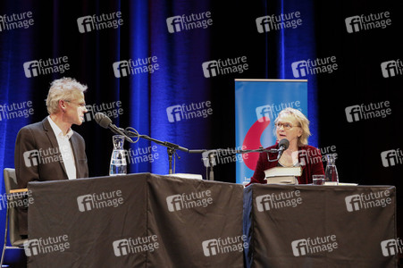 Elke Heidenreich, Dirk von Petersdorff und Marc-Aurel Floros auf der lit.Cologne 2023 in Köln