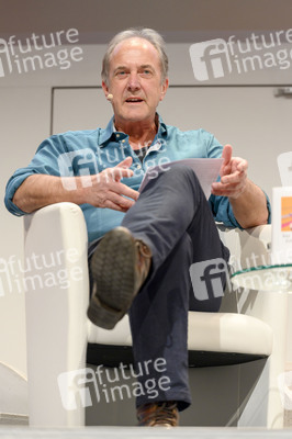 Ian McEwan, Bernhard Robben und Ulrich Noethen auf der lit.Cologne 2023 in Köln